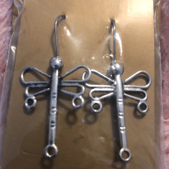 😊 Super Cute Dragon Fly Earrings😊 - Picture 2 of 3